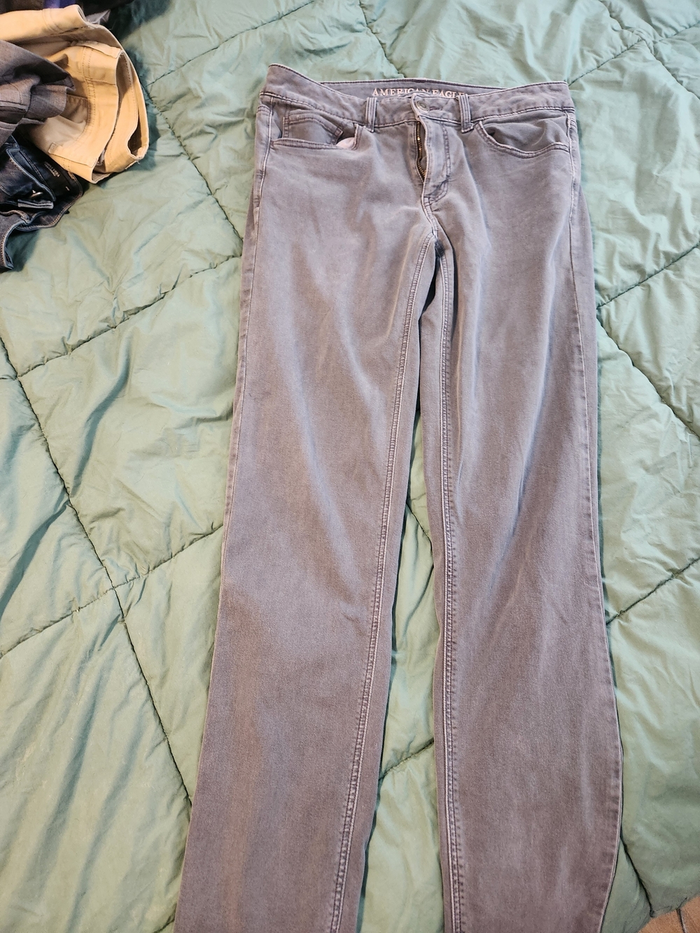 American Eagle Outfitters Women’s Light Gray Straight-Leg Jeans